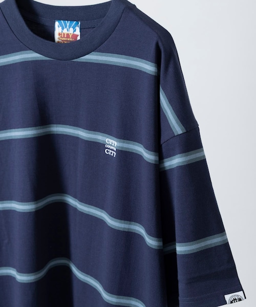 URBAN RESEARCH(アーバンリサーチ)の「CITY COUNTRY CITY EMBROIDERD LOGO BORDER T(Tシャツ/カットソー・メンズ・NAVY・M/L/XL)」の3枚目の写真