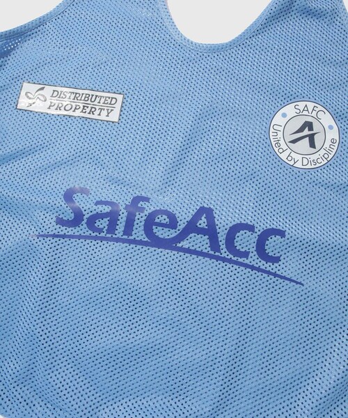 ADAM ET ROPE'（アダムエロペ）の「【HIDAKA/ヒダカ】SafeAcc Bib Tote（トートバッグ・メンズ・ブラック/サックス・F）」の4枚目の写真