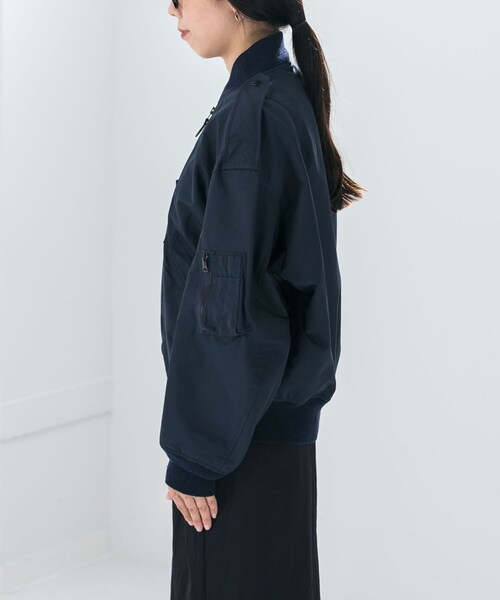 URBAN RESEARCH（アーバンリサーチ）の「CIOTA　スビンコットンナイロンツイルフライトジャケット（MA-1・レディース・ブラック/ネイビー・FREE）」の14枚目の写真