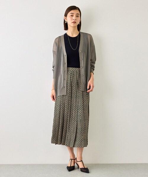 ROPE'（ロペ）の「シアーラメVネックニットカーディガン/イージーケア（カーディガン/ボレロ・レディース・チャコール/ベージュ・F）」の11枚目の写真