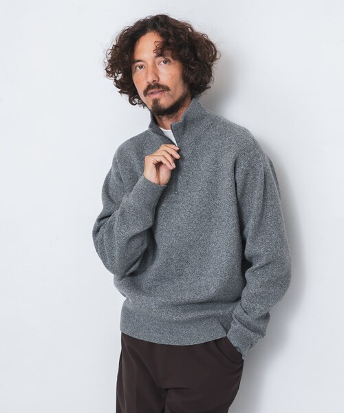 URBAN RESEARCH Sonny Label（アーバンリサーチサニーレーベル）の「OOPS　バックBIGロゴニット（ニット/セーター・メンズ・GRAY/BLACK/GREIGE・M/L/XL）」の4枚目の写真