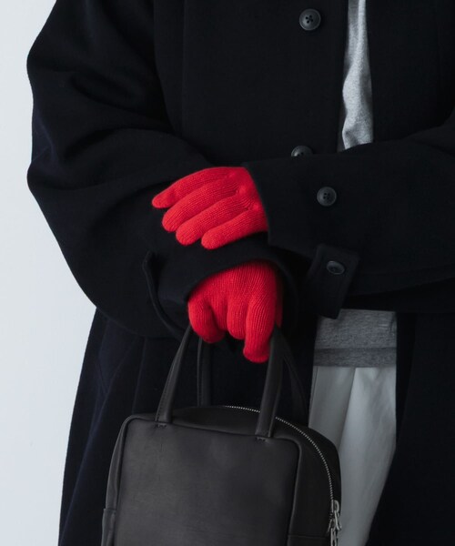 かぐれ(カグレ)の「WILLIAM BRUNTON 2 Ply Ladies Gloves(ベルト・レディース・CHARCOAL/LIGHT GREY/RED・Free)」の3枚目の写真