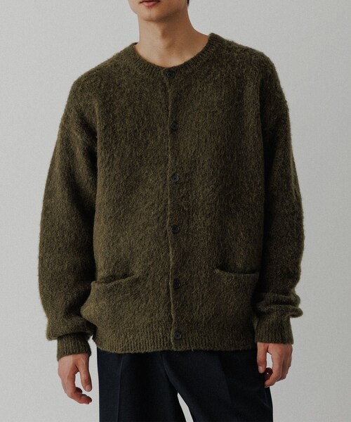 ADAM ET ROPE'（アダムエロペ）の「モヘアミックス オーバーサイズ クルーネックカーディガン（カーディガン/ボレロ・メンズ・ブラック/キャメル/カーキ/レッド・L/M）」の22枚目の写真