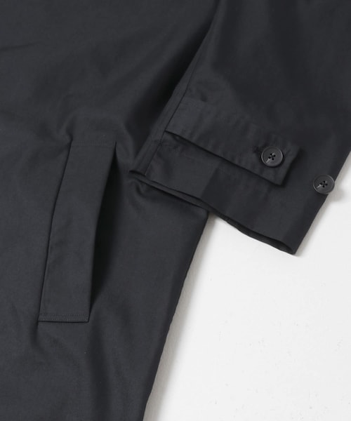 URBAN RESEARCH DOORS(アーバンリサーチドアーズ)の「TCツイル オーバーフィット トレンチコート(ステンカラーコート・メンズ・BROWN/NAVY・M/L)」の8枚目の写真