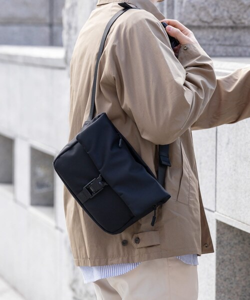 RODE SKO（ロデスコ）の「撥水フィドロックショルダーバッグ S（ショルダーバッグ・メンズ・BLACK/KHAKI・S）」の7枚目の写真