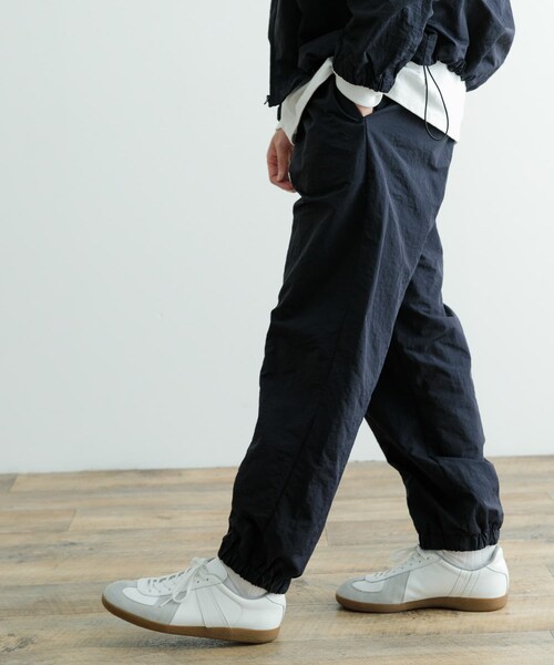 ITEMS URBANRESEARCH（アイテムズ アーバンリサーチ）の「ddp　Nylon Wide Pants（その他パンツ・メンズ・BLK/IVO/BLU・M/L）」の9枚目の写真