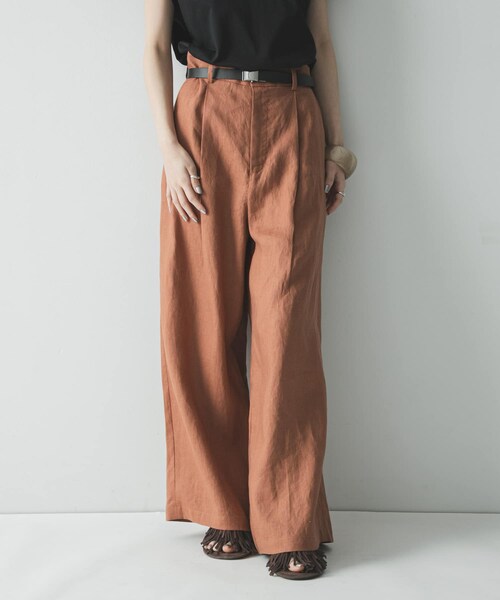URBAN RESEARCH（アーバンリサーチ）の「『3サイズ展開』リネンイージーワイドスラックス（その他パンツ・レディース・OFF WHITE/BLACK/AMBER・36/38/40）」の3枚目の写真