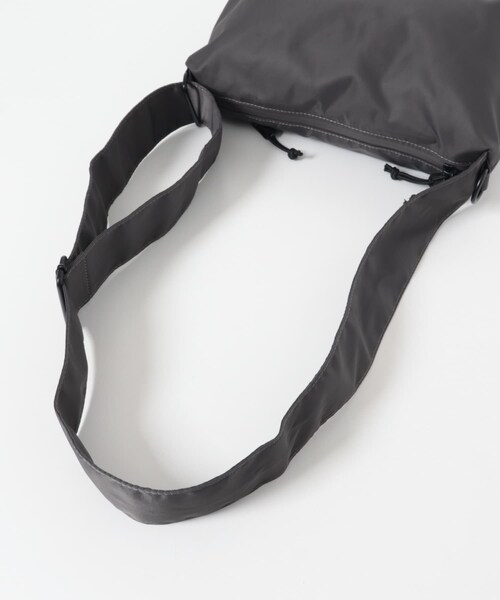 URBAN RESEARCH DOORS（アーバンリサーチドアーズ）の「『別注』YAKPAK×DOORS　SHOULDER BAG S（ショルダーバッグ・メンズ・BLACK/CHARCOAL/GRAY/YELLOW・-）」の15枚目の写真
