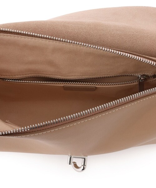 ADAM ET ROPE'（アダムエロペ）の「【TAD FAB（タッド ファブ）】SOFTIE MIDI（ショルダーバッグ・レディース・ブラック/ベージュ・F）」の10枚目の写真