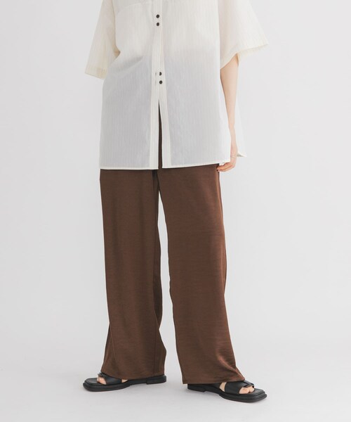 KBF(ケイビーエフ)の「タックラインイージーサテンパンツ(その他パンツ・レディース・BROWN/BEIGE/NAVY・One)」の5枚目の写真
