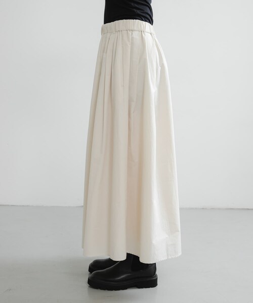 URBAN RESEARCH（アーバンリサーチ）の「ギャザーボリュームスカート（スカート・レディース・IVORY/BLACK・FREE）」の14枚目の写真