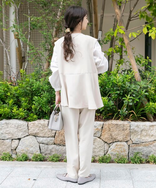 ITEMS URBANRESEARCH（アイテムズ アーバンリサーチ）の「『イージーケア』フレアトップス×パンツセット（セットアップ・レディース・BLK/L.BEG・FREE）」の20枚目の写真