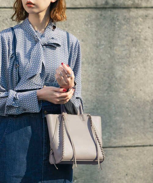 URBAN RESEARCH ROSSO（アーバンリサーチロッソ）の「サイドジップミニトート（ショルダーバッグ・レディース・BLACK/GREIGE/WHITE・-）」の12枚目の写真