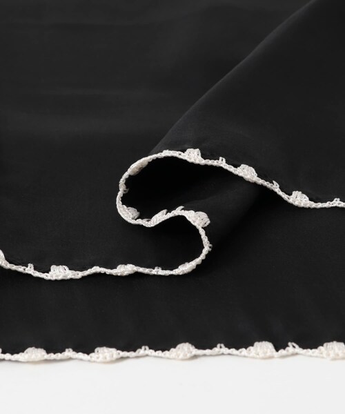 URBAN RESEARCH ROSSO（アーバンリサーチロッソ）の「JAMIRAY　CROCHET SCARF（バンダナ/スカーフ・レディース・BLACK/BEIGE・One）」の6枚目の写真