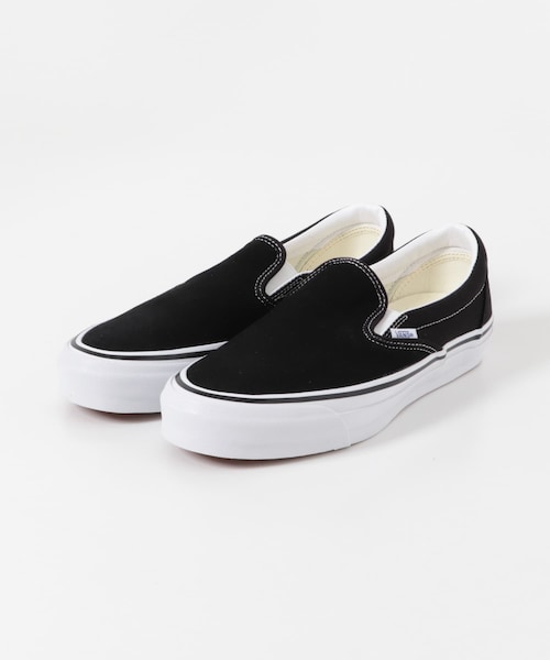 URBAN RESEARCH(アーバンリサーチ)の「VANS PREMIUM LX Classic Slip-On 98(スリッポン・メンズ・BLK/WHT・8/8.5/9/9.5/10/10.5/11/12)」の1枚目の写真