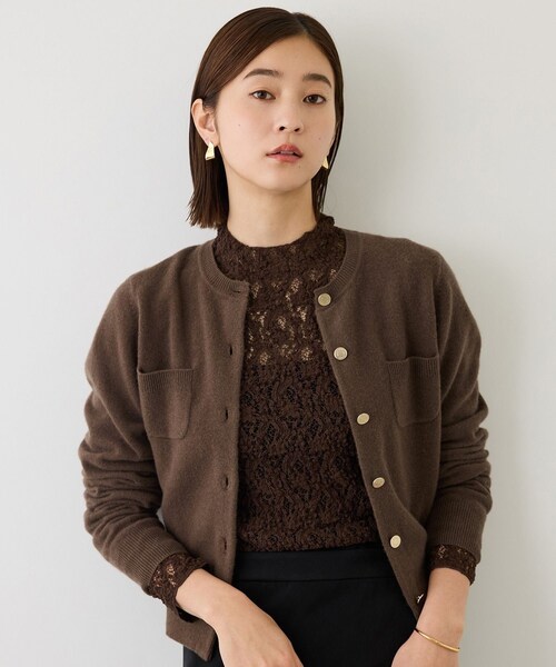 ROPE'(ロペ)の「【一部WEB限定カラー】カシミヤブレンドポケットカーディガン/イージーケア【J'aDoRe・一部店舗限定サイズ】(ニット/セーター・レディース・グレー/ダークブラウン/ベージュ系/ネイビー/ピンク/ワイン・36/38)」の7枚目の写真