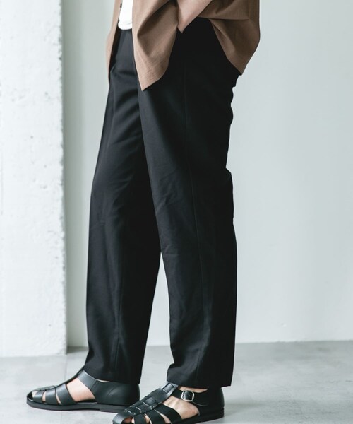 URBAN RESEARCH DOORS（アーバンリサーチドアーズ）の「サマーウールライクテーパードトラウザー（その他パンツ・メンズ・BLACK/CHARCOAL/GREIGE/KHAKI・S/M/L/XL）」の7枚目の写真