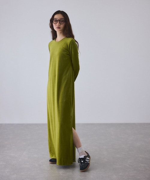 ADAM ET ROPE'（アダムエロペ）の「ベロア BOTANICAL DYED DRESS（ワンピース・レディース・オリーブ/ネイビー/ピンク・1/2）」の13枚目の写真
