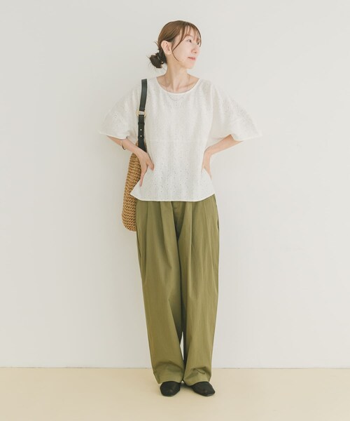 ITEMS URBANRESEARCH（アイテムズ アーバンリサーチ）の「ナイロンコクーンパンツ（その他パンツ・レディース・KHK/BEG/NVY・FREE）」の15枚目の写真