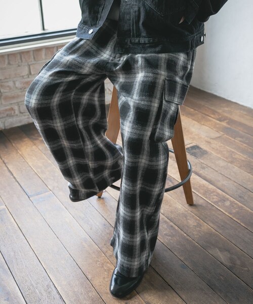 SENSE OF PLACE by URBAN RESEARCH(センスオブプレイスバイアーバンリサーチ)の「オンブレーチェックカーゴパンツ(その他パンツ・メンズ・BLACK/BLUE・M/L)」の6枚目の写真