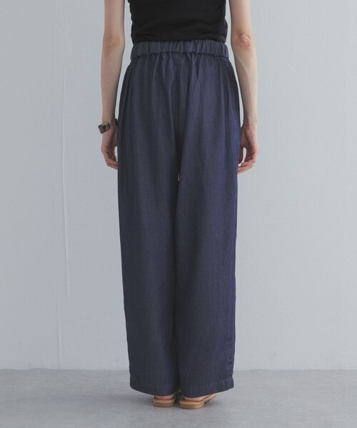 URBAN RESEARCH DOORS（アーバンリサーチドアーズ）の「リヨセルデニムイージーパンツ（デニムパンツ・レディース・BLACK/INDIGO・M/L）」の14枚目の写真