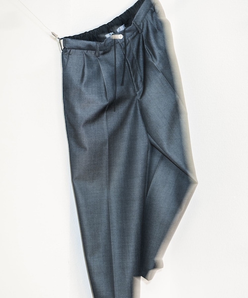 ADAM ET ROPE'(アダムエロペ)の「NIKKE デニムワイドイージースラックス / ADAM ET ROPE' JEANS(デニムパンツ・メンズ・ブラック系/ダークブラウン/ネイビー・L/M/S)」の9枚目の写真
