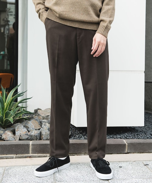 URBAN RESEARCH DOORS（アーバンリサーチドアーズ）の「ウールライクテーパードトラウザー（その他パンツ・メンズ・GREIGE/BROWN/BLACK・S/M/L）」の2枚目の写真
