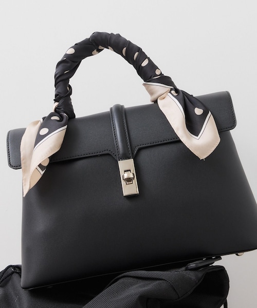 VIS(ビス)の「ドット柄スカーフ 70×70cm(バンダナ/スカーフ・レディース・ブラック系/ホワイト系・F)」の9枚目の写真