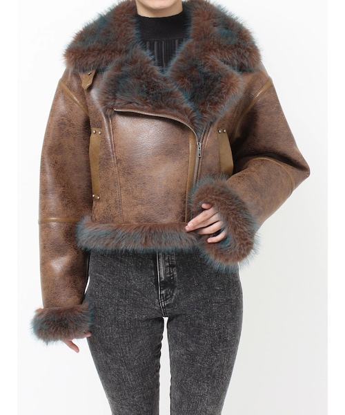 MURUA（ムルーア）の「アンイーブンショートフェイクムートンジャケット（ムートンコート・レディース・アイボリー/ブラック/ブラウン/カーキ/キャメル・F）」の14枚目の写真