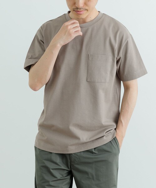 ITEMS URBANRESEARCH（アイテムズ アーバンリサーチ）の「『吸水速乾/イージーケア/UVカット』高機能TC天竺 ポケットTシャツ（Tシャツ/カットソー・メンズ・BLU/WHT/GREIGE/CHA・M/L）」の15枚目の写真
