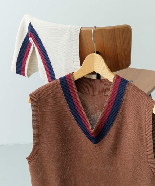 ITEMS URBANRESEARCH（アイテムズ アーバンリサーチ）の「ガーター編みチルデンニットベスト（ベスト・メンズ・BRN/NTL・M/L）」の8枚目の写真
