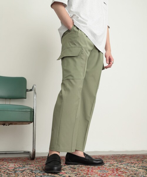 SENSE OF PLACE by URBAN RESEARCH(センスオブプレイスバイアーバンリサーチ)の「テックセンタープレスカーゴスラックス(その他パンツ・メンズ・BLACK/KHAKI・M/L)」の19枚目の写真