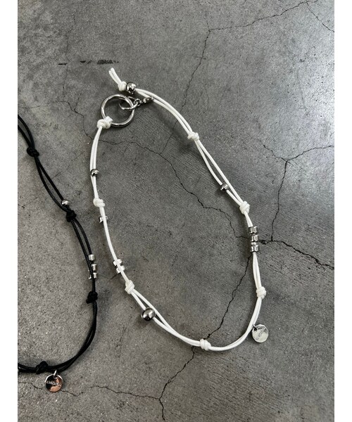 EMODA（エモダ）の「ストリングメタルネックレス（ネックレス・レディース・ホワイト/ブラック・F）」の3枚目の写真