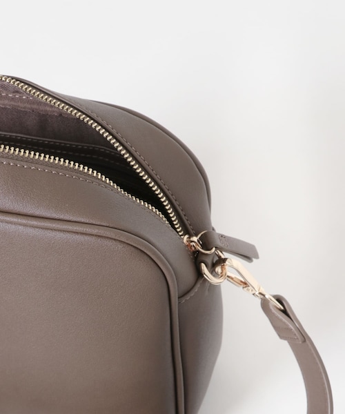 URBAN RESEARCH DOORS（アーバンリサーチドアーズ）の「2WAYスクエアショルダーバッグ（ショルダーバッグ・レディース・BLACK/MOCHA・-）」の14枚目の写真