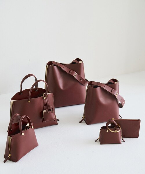 ROPE'(ロペ)の「【E'POR】Y BAG Medium【軽量】【メディア掲載】(ハンドバッグ・レディース・ベージュ/ネイビー/ライトグレー/ダークブラウン/ブラック/オフホワイト/ベージュ系/ワイン/パープル系・F)」の17枚目の写真