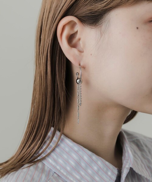 SMELLY（スメリー）の「チェーンコンビアシンメトリーピアス（ピアス（両耳用）・レディース・SLV/GLD・-）」の5枚目の写真