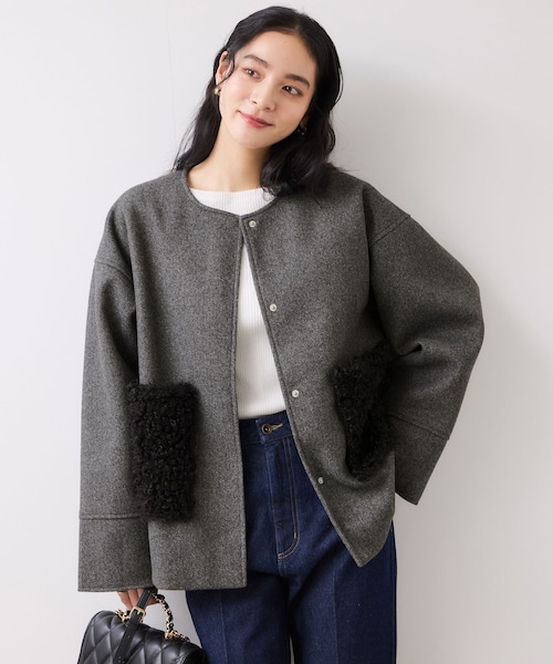 VIS（ビス）の「【WEB限定】ボアポケットノーカラーコート（その他アウター・レディース・チャコール/キナリ/ダークブラウン・F）」の3枚目の写真