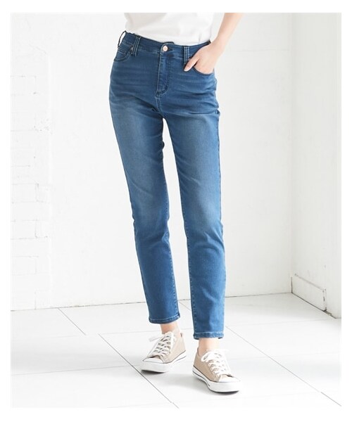 nissen（ニッセン）の「大きいサイズ（吸汗速乾）ストレッチライトオンスデニム９分丈スキニーパンツ（ゆったり太もも）（股下６３ｃｍ）（スウェットパンツ・レディース・ライトブルー/ユーズドブルー/ネイビー・L/LL/3L/4L/5L/6L/8L/10L）」の8枚目の写真