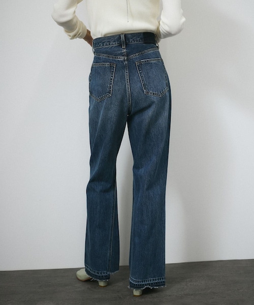 ADAM ET ROPE'(アダムエロペ)の「COTTON USAセミフレアデニム 4(デニムパンツ・レディース・ブルー系/サックス・M/S/XS)」の3枚目の写真