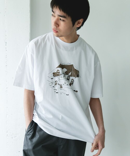 URBAN RESEARCH DOORS(アーバンリサーチドアーズ)の「『別注』Snow Peak Apparel×DOORS WA/AC FAMILY CAMP T-SHIRTS(Tシャツ/カットソー・メンズ・WHITE/CHARCOAL/BROWN/FOLIAGE・M/L/XL)」の7枚目の写真
