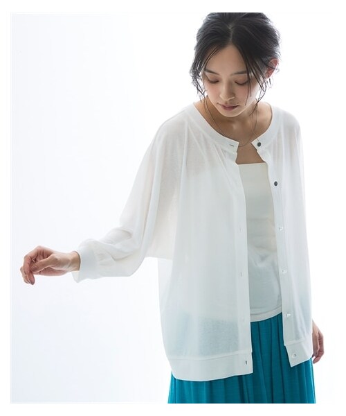 nissen（ニッセン）の「ひんやり涼しいシアースラブクルーネック7分袖ゆるカーディガン（UVカット・接触冷感）＜大きいサイズ有＞（カーディガン/ボレロ・レディース・オフホワイト/グレーベージュ/ピンク/黒/ロイヤルブルー・S/M/L/LL/3L/4L/5L/6L/8L/10L）」の10枚目の写真