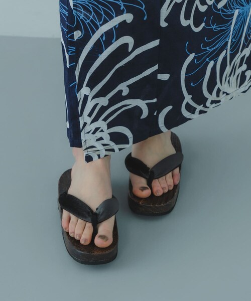 SENSE OF PLACE by URBAN RESEARCH（センスオブプレイスバイアーバンリサーチ）の「『WEB/一部店舗限定』下駄（その他シューズ・レディース・OFF WHITE/IVORY/BLACK/MOCHA/NAVY/YELLOW・One）」の19枚目の写真