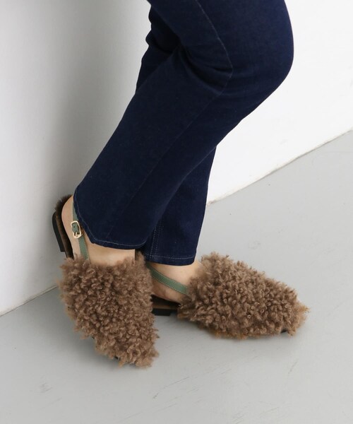 KBF（ケイビーエフ）の「ファーサンダル（サンダル・レディース・BLACK/PURPLE/BROWN・36/37/38）」の2枚目の写真