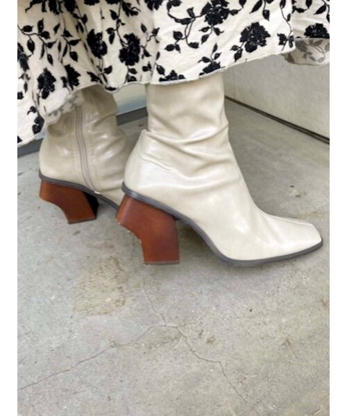 merry jenny（メリージェニー）の「woodヒールミドルブーツ（ブーツ・レディース・ブラック/アイスブルー/ベージュ/ダークブラウン・M/L）」の21枚目の写真