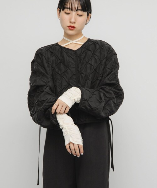 KBF（ケイビーエフ）の「シャーリングショートジャケット（ブルゾン・レディース・IVORY/BLACK・one）」の17枚目の写真