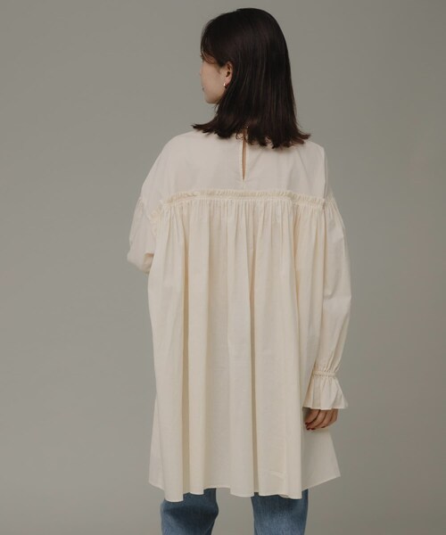 URBAN RESEARCH Sonny Label（アーバンリサーチサニーレーベル）の「コットンギャザーチュニック（チュニック・レディース・クリーム/ブラック/ブルー・FREE）」の9枚目の写真