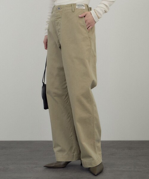 ADAM ET ROPE'(アダムエロペ)の「【J'aDoRe・一部店舗限定】【COUTURE D'ADAM(クチュール ド アダム)】OLD CHINO(その他パンツ・レディース・ベージュ・29/30/31)」の21枚目の写真