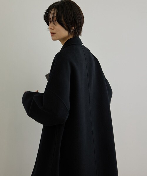 ADAM ET ROPE'(アダムエロペ)の「Super140's シャルムリバーロングコート(チェスターコート・レディース・ブラック/ブラウン/ベージュ系・M/S)」の12枚目の写真