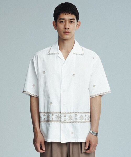 ADAM ET ROPE'（アダムエロペ）の「クロスステッチ ボックスシルエット オープンカラーシャツ（シャツ/ブラウス・メンズ・ブラック/ホワイト・L/M）」の17枚目の写真