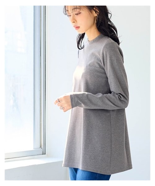 nissen（ニッセン）の「綿１００％フライス素材モックネックフレアチュニックＴシャツ（UVカット）＜大きいサイズ有＞（Tシャツ/カットソー・レディース・黒/オフホワイト/グレージュ/杢チャコールグレー/ネイビー/ライムグリーン/トープ/ディープグリーン/クラウドピンク・L/LL/3L/4L/5L/6L/8L/10L/S/M）」の3枚目の写真